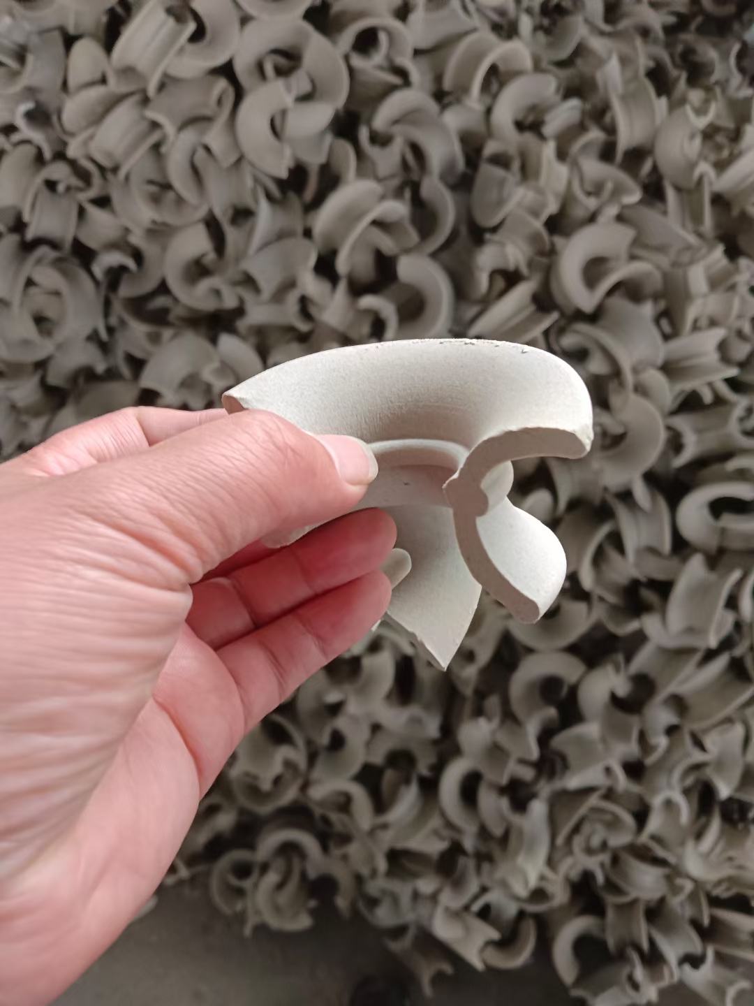 Ceramic Intalox Saddle Ring2